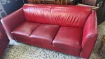 set-di-due-divani-rossi-in-pelle