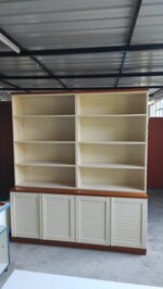 libreria-grande-parete-attrezzata-4-ante-a-persiana-e-8-vani-giorno-crema