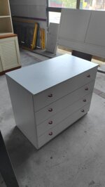 cassettiera-moderna-bianca-4-cassetti-maniglie-rosse-mobile-ufficio-cameretta