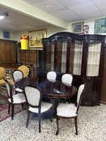 questa-e-una-sala-da-pranzo-classica-di-grande-impatto-in-mogano-usata