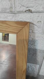 specchio-rettangolare-moderno-con-cornice-in-legno-naturale