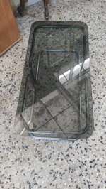 tavolino-da-salotto-minimalista-design-in-metallo-e-vetro-fume