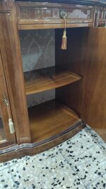 elegante-credenza-a-mezzaluna-in-pregiato-legno-intarsiato-stile-classico