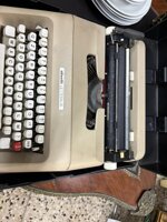 macchina-da-scrivere-olivetti-lettera-35