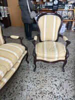 divano-in-mogano-con-2-poltrone