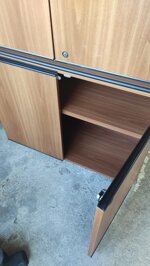 armadio-guardaroba-in-legno-naturale-design-essenziale-e-moderno