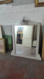 specchio-shabby-chic-sagomato-con-luce-integrata-bianco-decapato