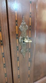 credenza-depoca-in-legno-massiccio