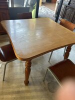 tavolo-in-legno-allungabile