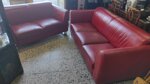 set-di-due-divani-rossi-in-pelle
