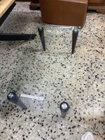 tavolo-da-salotto-con-base-in-vetro