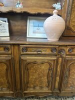 credenza-piattaia-in-stile-luigi-xv-a-doppio-corpo