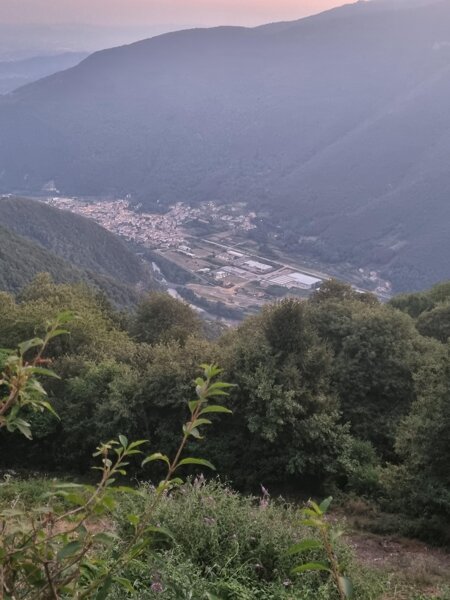 Sentiero degli Scalpellini (vista su Pove) Sentiero degli Scalpellini (vista su Pove)