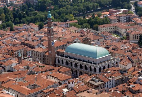 2f0e194c-5a22-413a-8d8d-904797462628