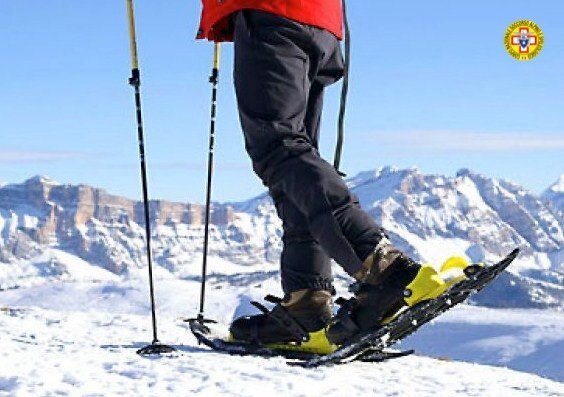 13 dicembre 2020. Corno alle Scale (BO). Escursioniste in difficolt&agrave; mentre ciaspolano.