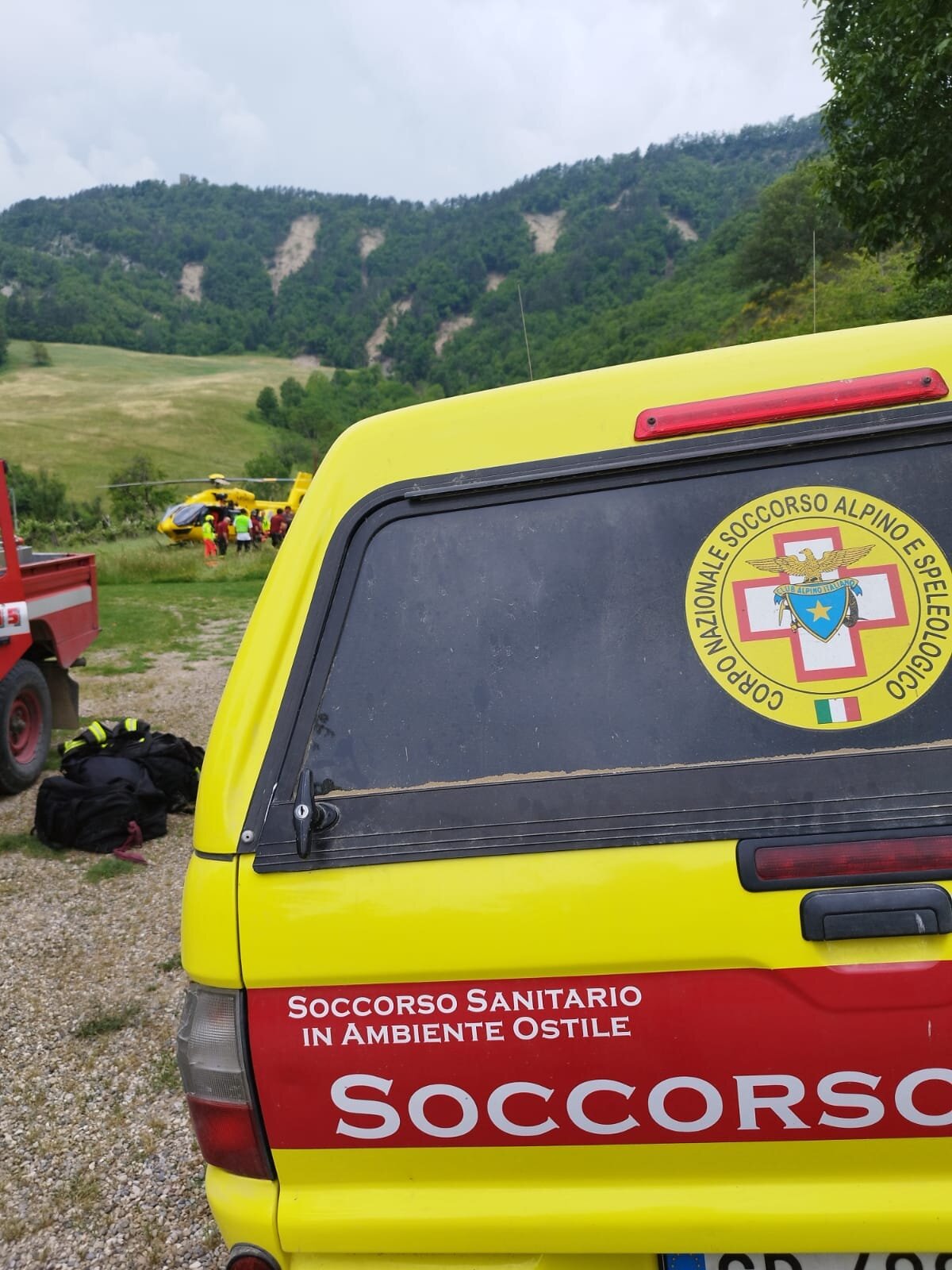 4 giugno 2023. San Ruffillo - Brisighella (RA). Intervento di soccorso per una persona con dolori addominali in zona isolata da frane.