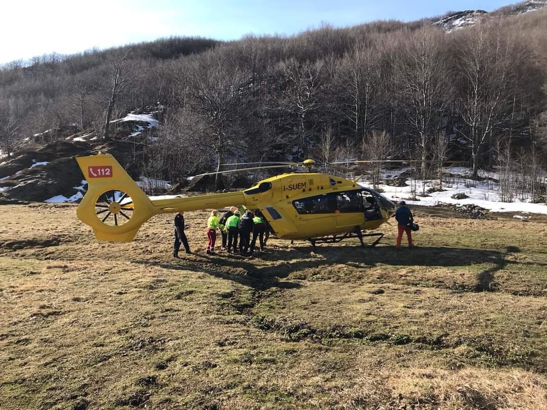16 aprile 2022. Capanne di Badignana (Corniglio - Pr) Febbre alta in campeggio.
