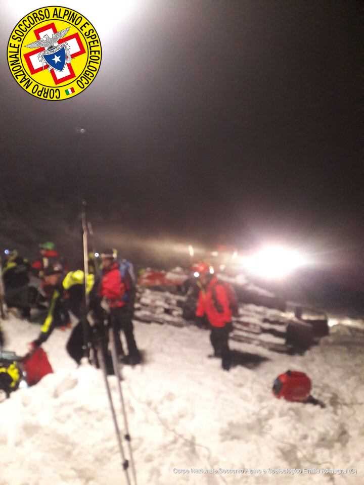 4 marzo 2018. Monte Cusna (Villa Minozzo &ndash; Re). Si stacca una valanga travolgendo uno scialpinista. Salvo per miracolo.
