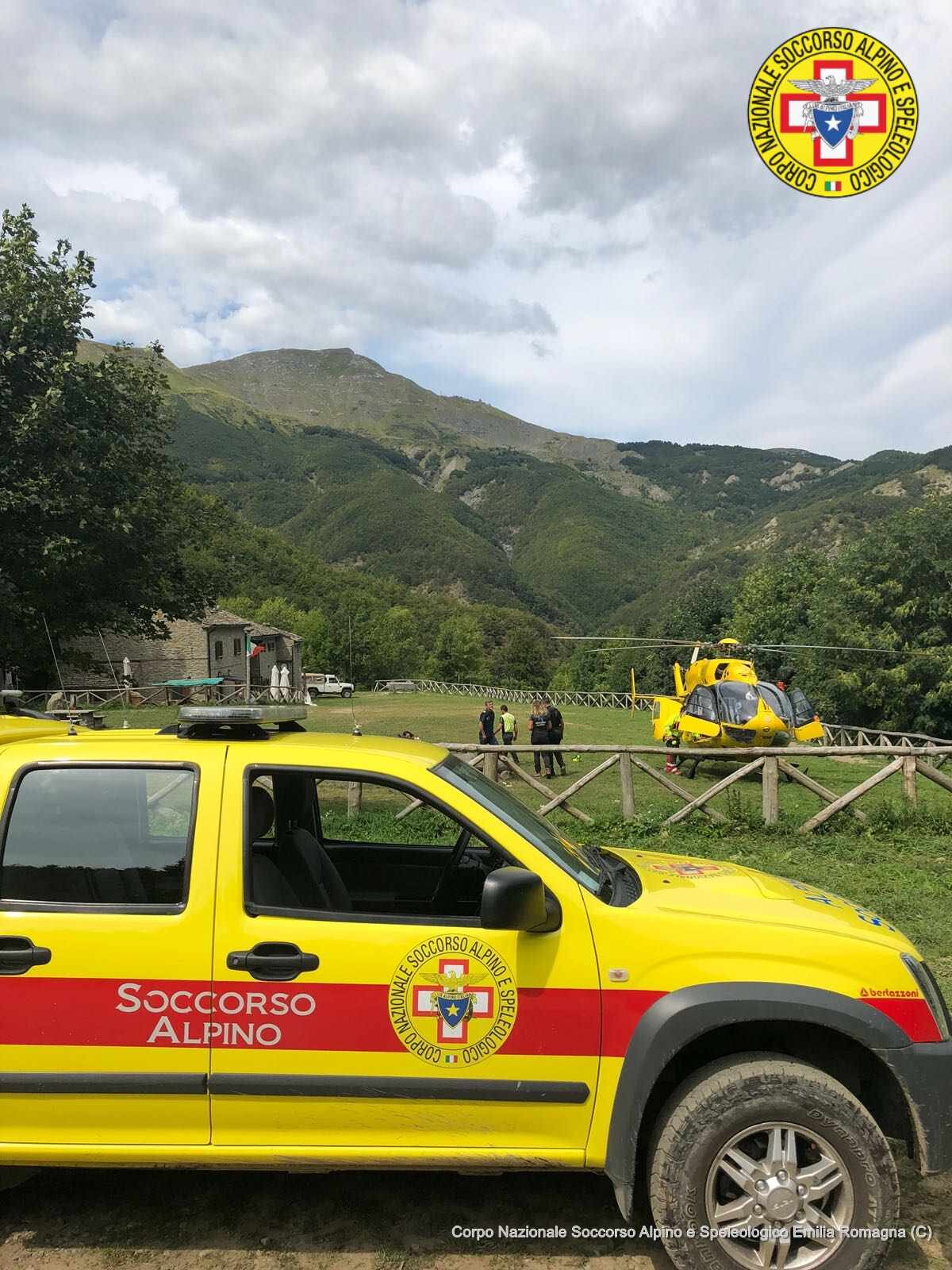 29 agosto 2018. I TABURRI (Fellicarolo di Fanano - Mo). Fungaiolo cade ferendosi al volto. Raggiunto dal Soccorso Alpino e trasportato all'ospedale con l'elicottero.