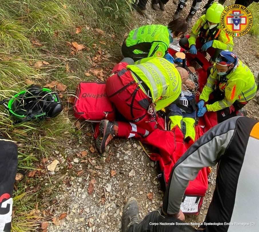 2 ottobre 2021. Villa Minozzo (RE): cade dalla moto su una strada forestale.