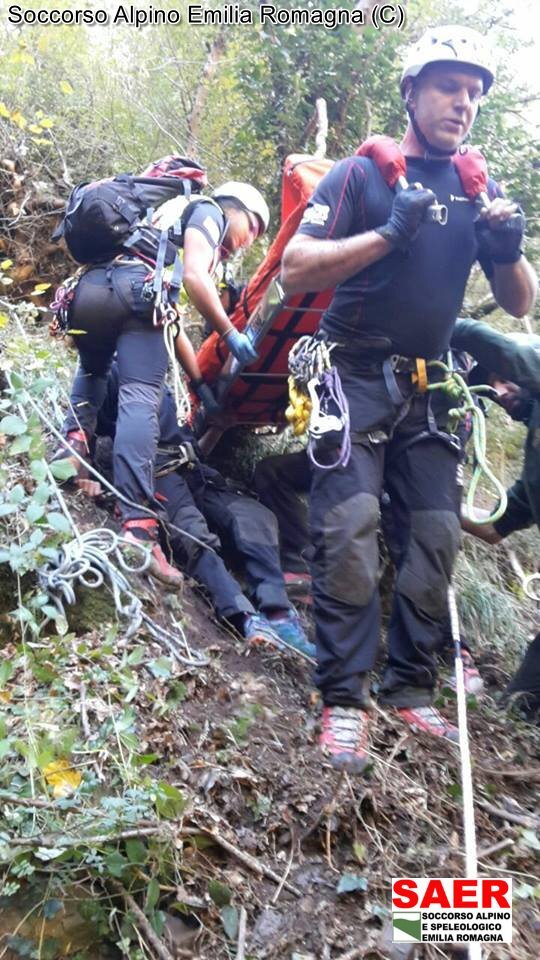 7 ottobre 2017 - Piane di carniglia (PR) intervento dei Volontari SAER della Stazione Monte Orsaro per fungaiolo con traumi multipli