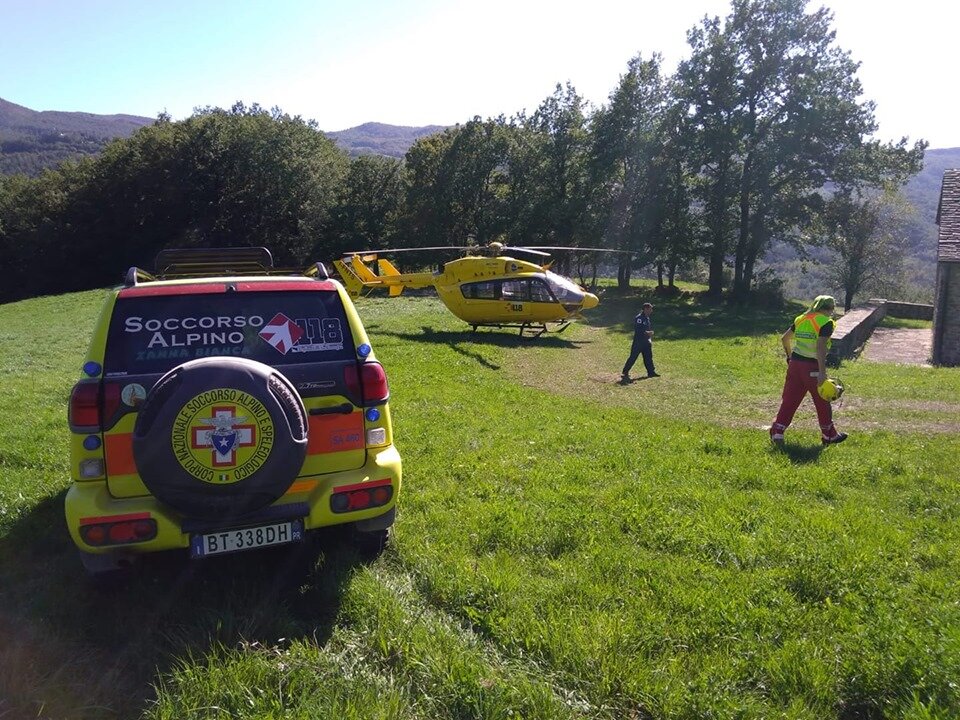 29 settembre 2019. COZZANELLO (Monchio delle Corti-Pr) Cade mentre pota una pianta.