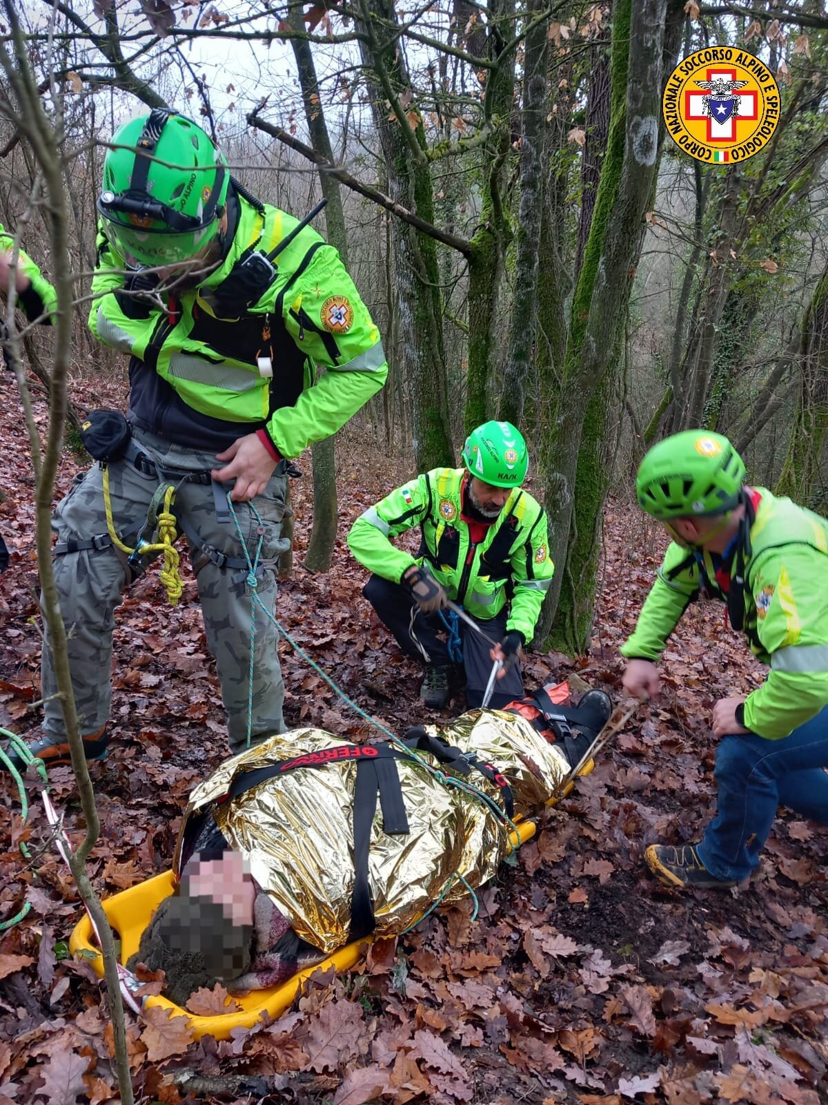2 gennaio 2023. Sasso Marconi (BO). Si procura un trauma nel bosco mentre cerca tartufi.