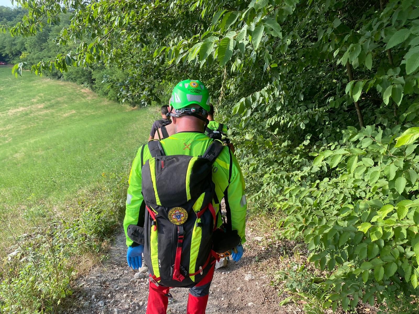 27 giugno 2021. San Polo d'Enza (RE). Biker scivola lungo scarpata nel bosco.