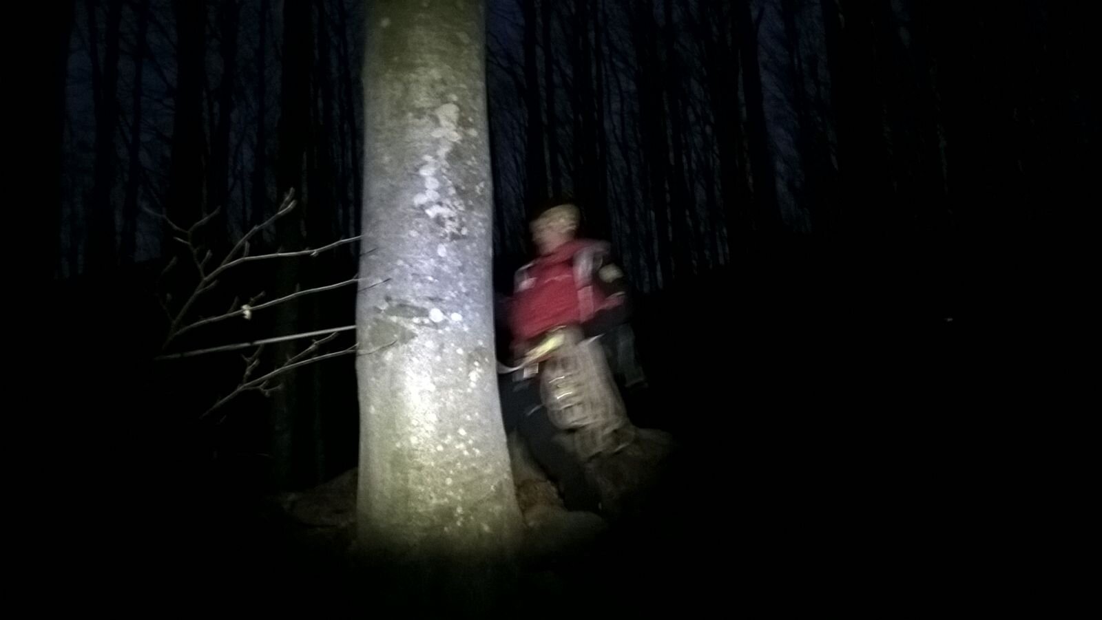 Lago Scuro (Corniglio &ndash; Pr). Escursionista scivola sul ghiaccio e si infortuna ad una gamba. Raggiunta e trasportata a valle dal Soccorso Alpino.