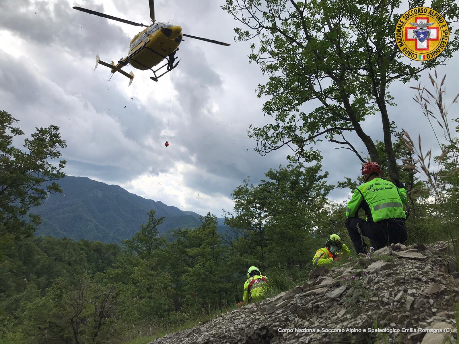 31 maggio 2020. Ridracoli - Santa Sofia (FC).Il Soccorso Alpino interviene per escursionista colpito da crisi respiratoria su sentiero.
