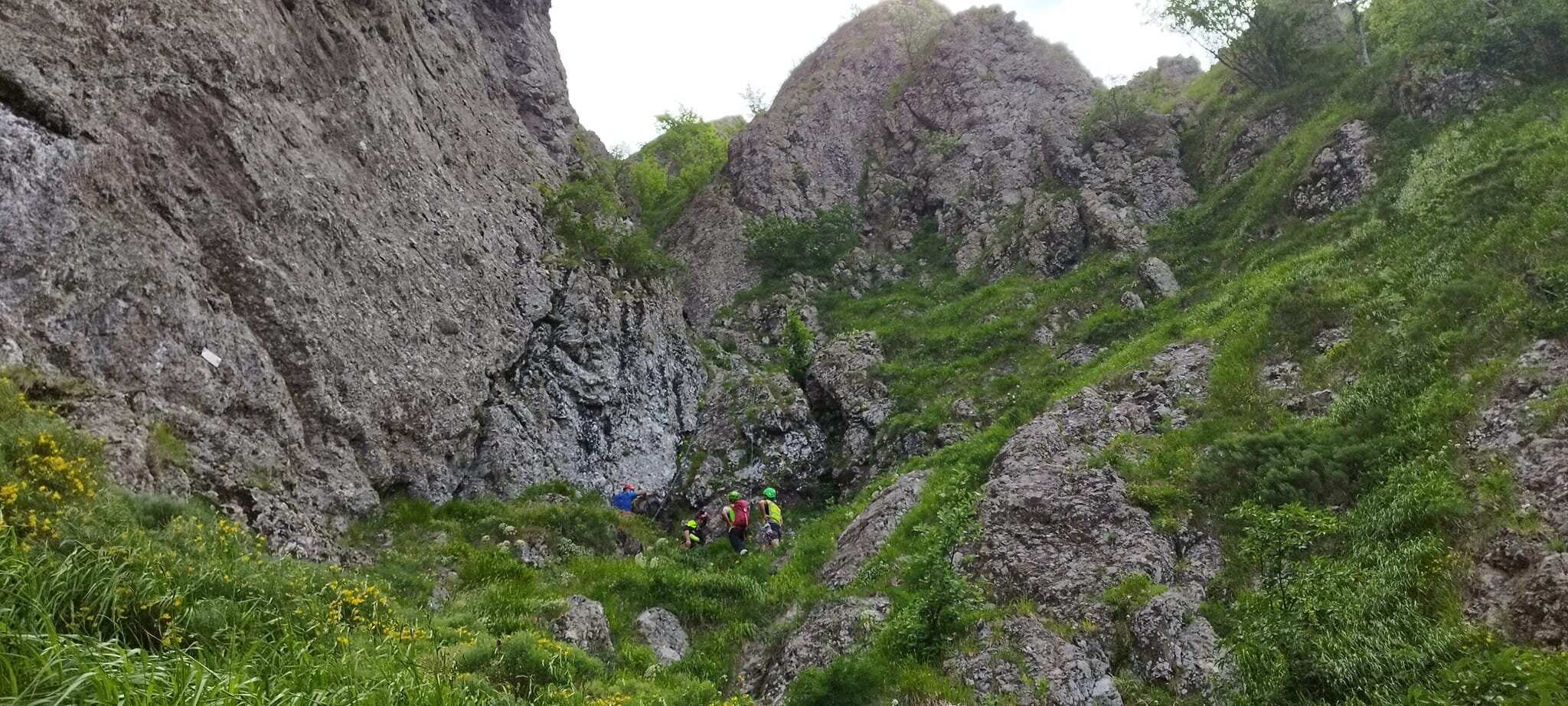 23 giugno 2023. Rocca del Prete (S. Stefano d'Aveto - GE). Squadre del Soccorso Alpino Emilia Romagna in supporto dei colleghi liguri per un arrampicatore caduto