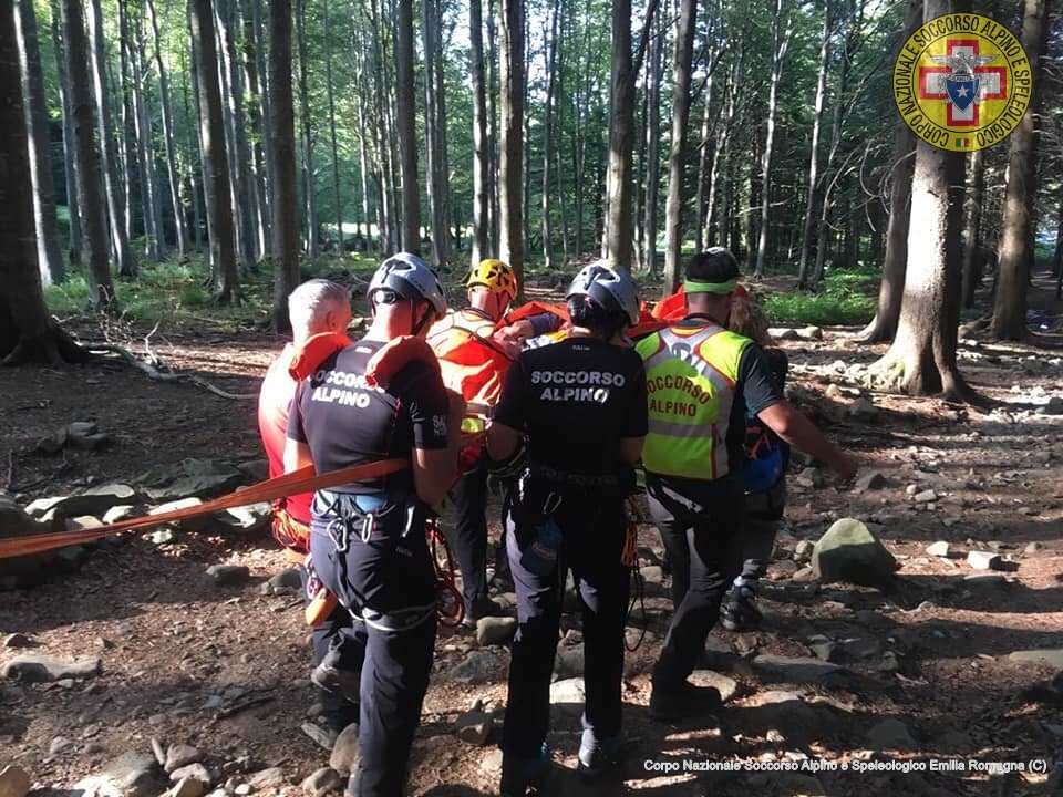 3 novembre 2018. Campigna Santa Sofia (FC). Cade mentre raccoglie funghi nel bosco. Interviene il Soccorso Alpino.
