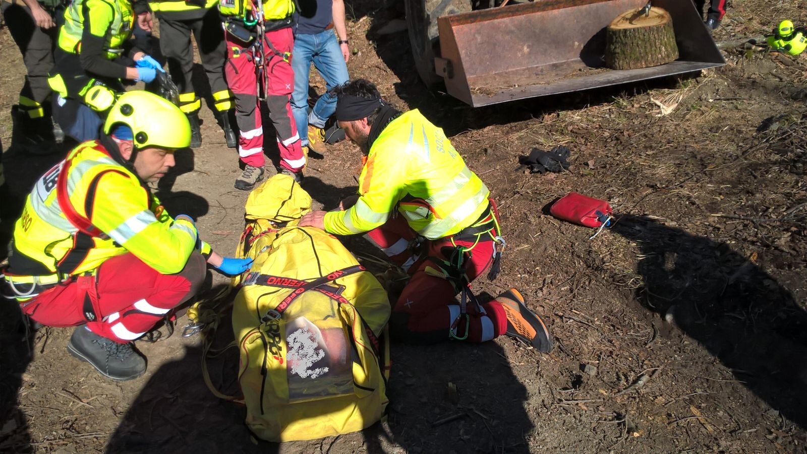 Loc. Caminata Boselli (COLI &ndash; PC). Agricoltore rimane schiacciato dal trattore. Trasportato in elisoccorso all&rsquo;Ospedale di Parma.