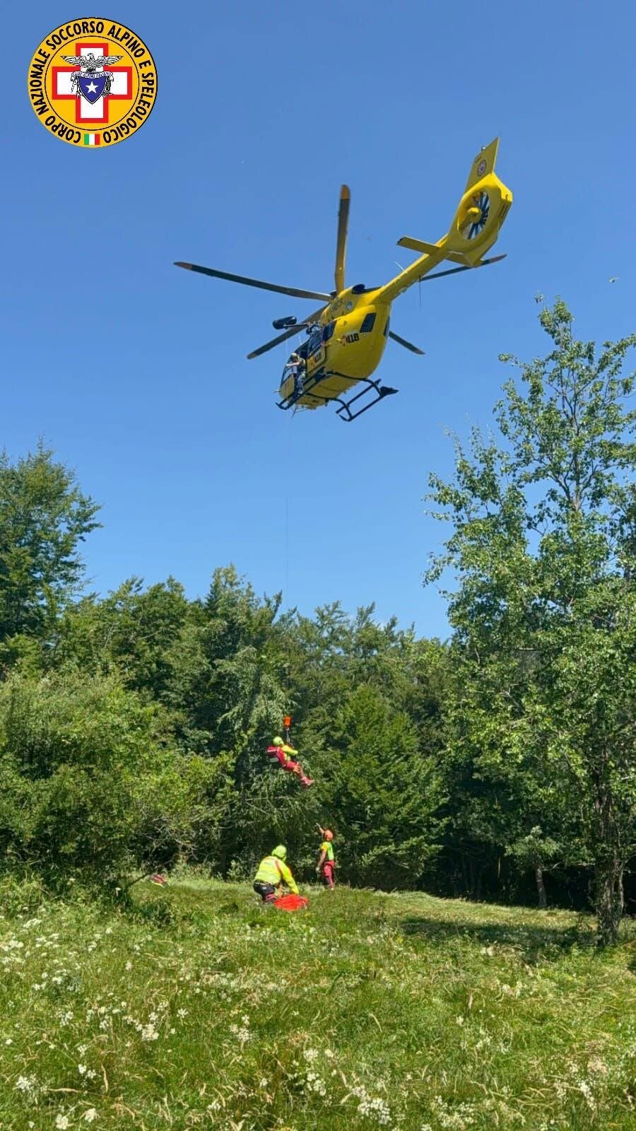 29 giugno 2025. Cerreta Laghi (Ventasso-RE). Soccorso partecipante a raduno di Mountain bike.