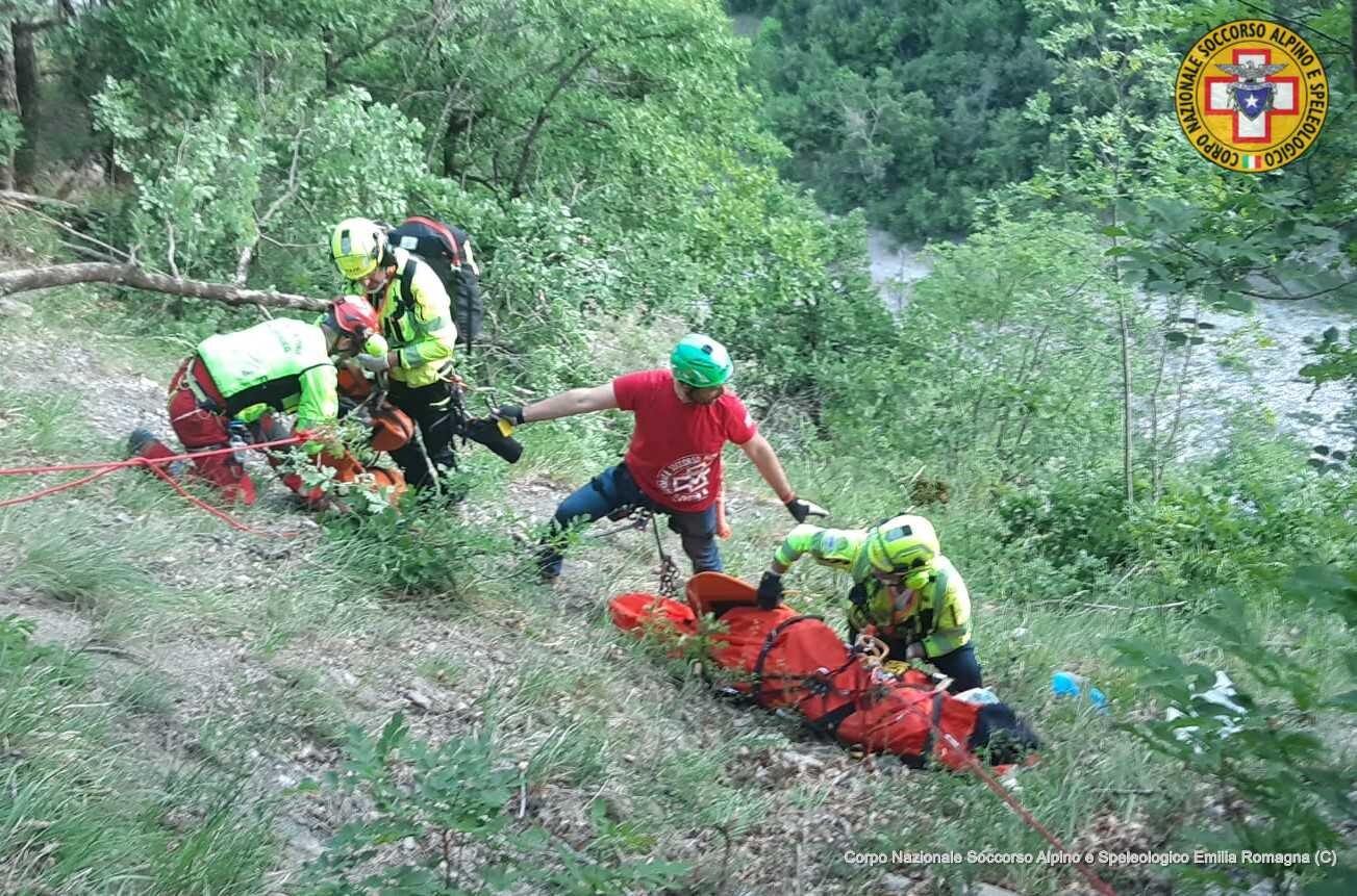 12 giugno 2022. Marsaglia (PC). Motociclista sbanda e finisce in una scarpata.
