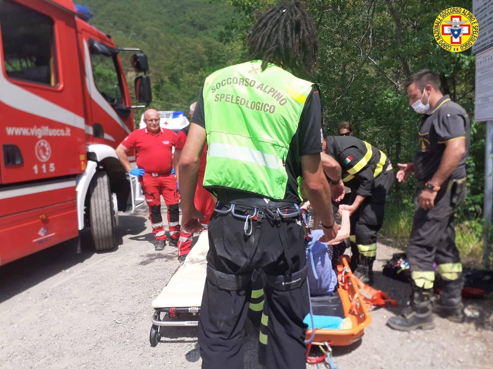 28 giugno 2021. Corte Brugnatella (PC). Si procura un trauma durante una passeggiata lungo il Trebbia.