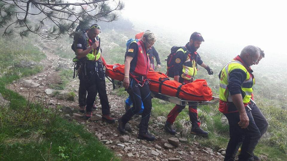 Sorgenti del Secchia (Ventasso-Re). Escursionista scivola infortunandosi alla caviglia; raggiunta e trasportata a valle dal SAER.