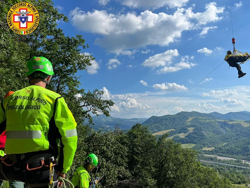11 giugno 2023. Rocca di Badolo ( Sasso marconi - BO). Intervento di soccorso per caduta in ferrata.