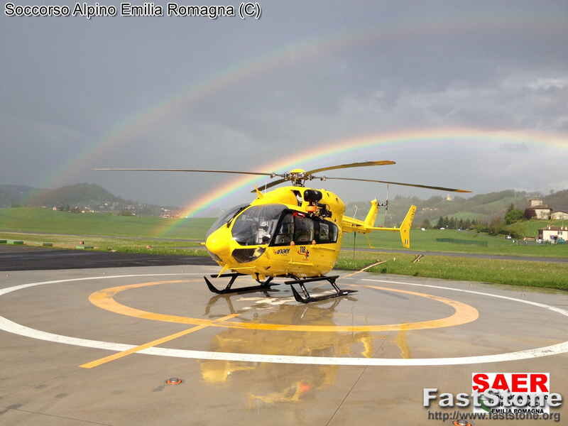 30 dicembre 2017 - Intervento a 2000mt dell'elisoccorso di Pavullo e dei tecnici della Stazione Monte Cusna al Rifugio Febbio 2000 (RE).