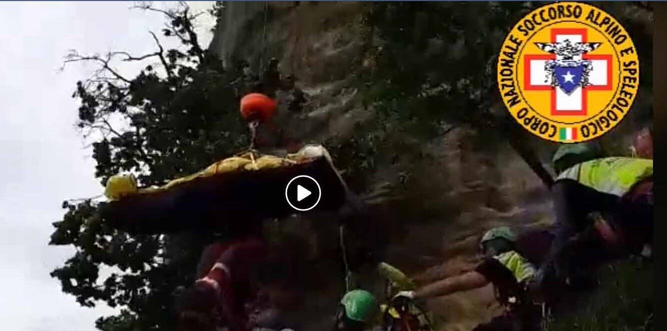 11 maggio 2019. Rocca di Badolo (BO). Malore su ferrata, Recuperato e trasportato in ospedale dai tecnici del Corpo Nazionale del Soccorso Alpino e Elisoccorso.