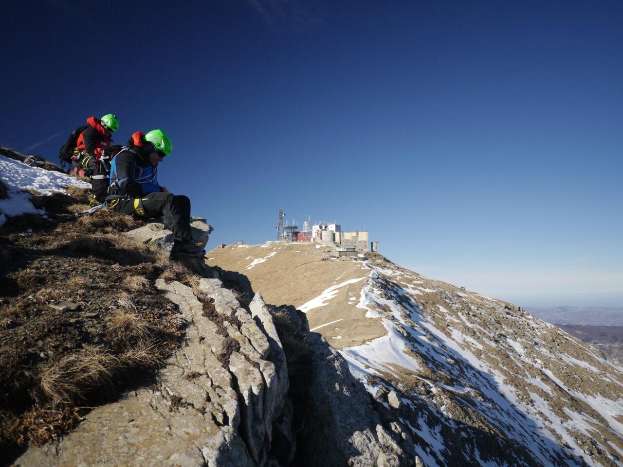 Ghiaccio in Appennino: il Soccorso Alpino e Speleologico Emilia-Romagna raccomanda la massima prudenza.