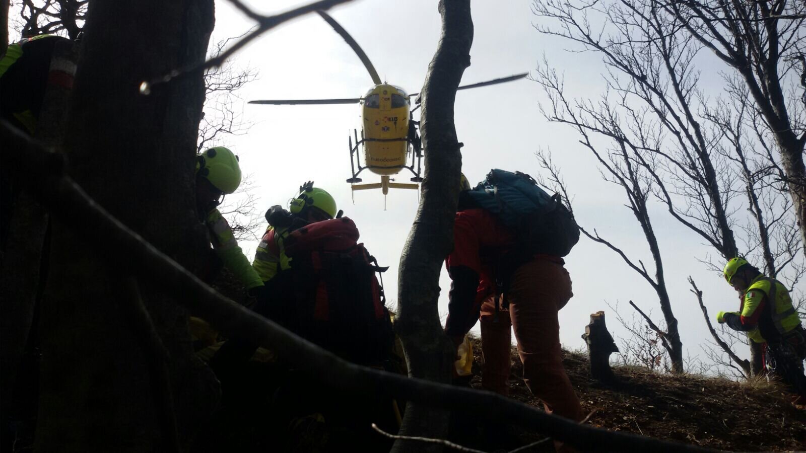 Ciappa Liscia (Valle Tribolata, Ferriere &ndash; Pc). Escursionista scivola sul ghiaccio e si rompe bacino e femore. Raggiunto dal Soccorso Alpino e trasportato in elicottero all&rsquo;ospedale di Parma. &nbsp;