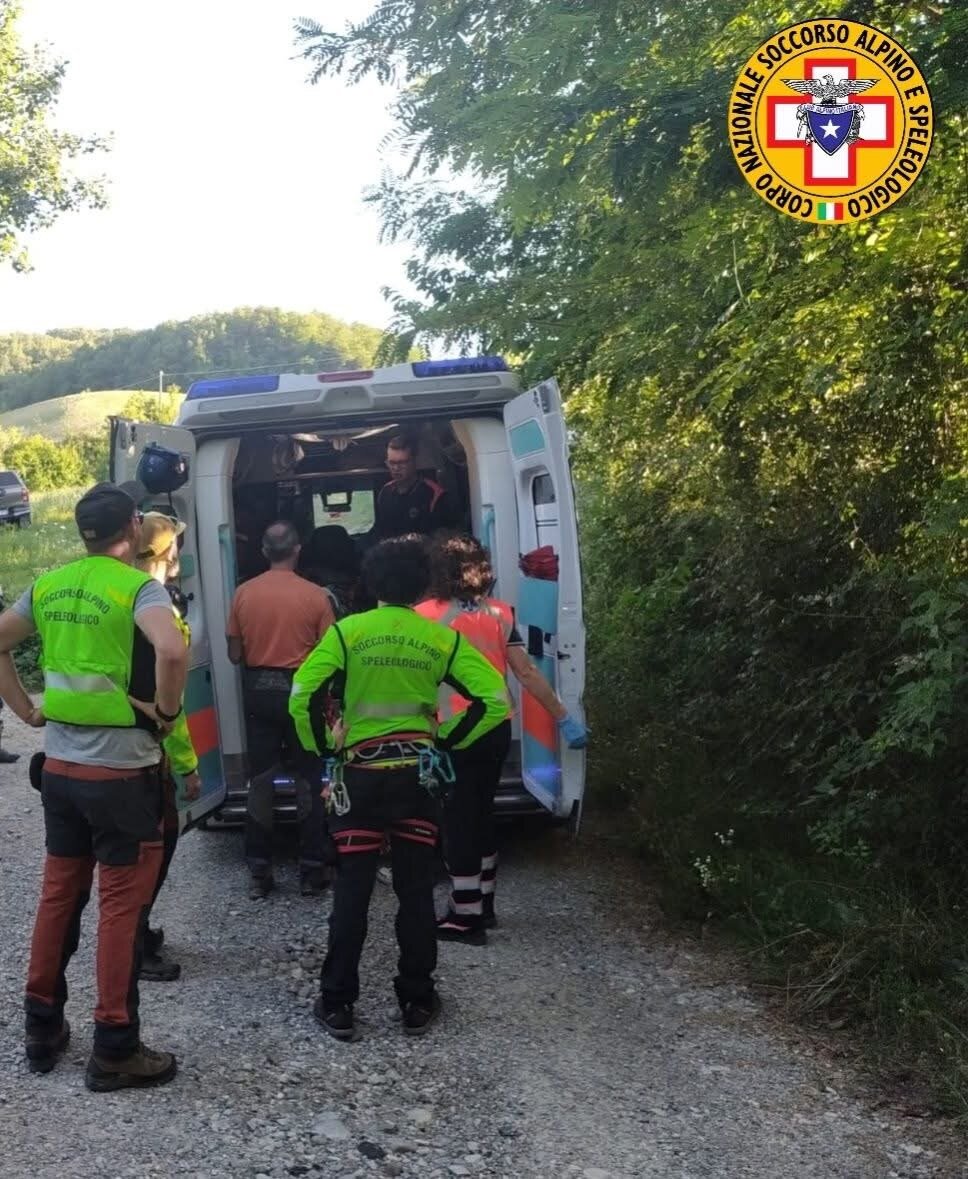 3 luglio 2025. Lago Pranda ( Cerreto Laghi - RE). Soccorso escursionista colto da malore.