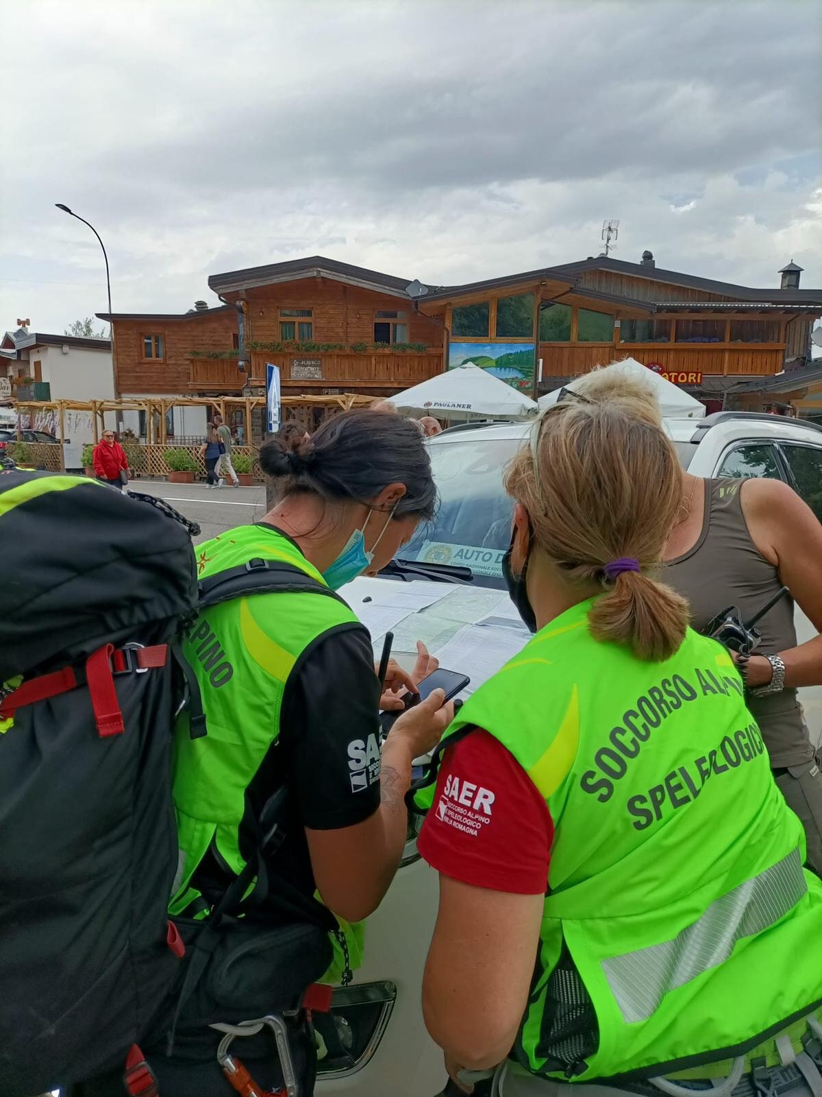 24 luglio 2021. Cima Belfiore - Cerreto Laghi (Re) Escursioniste in difficolt&agrave;.