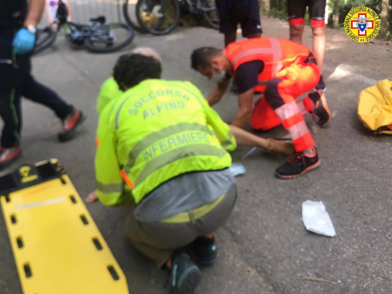 10 agosto 2021.Cade durante una gita con la sua e-bike.