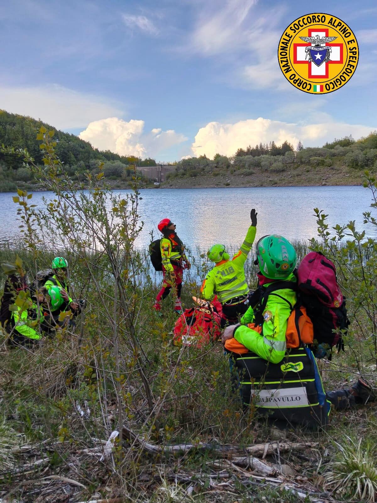 18 maggio 2026. Lago Ballano (Monchio delle Corti - PR). Soccorso uomo colpito da malore. 18 maggio 2026. Lago Ballano (Monchio delle Corti - PR). Soccorso uomo colpito da malore.