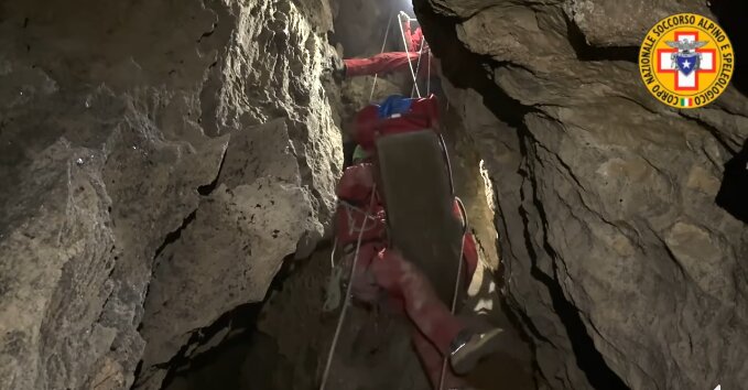 12 aprile 2025. Abissso G.B. Mornig (Brisighella- FC). ESERCITAZIONE IN GROTTA BAGNATA.