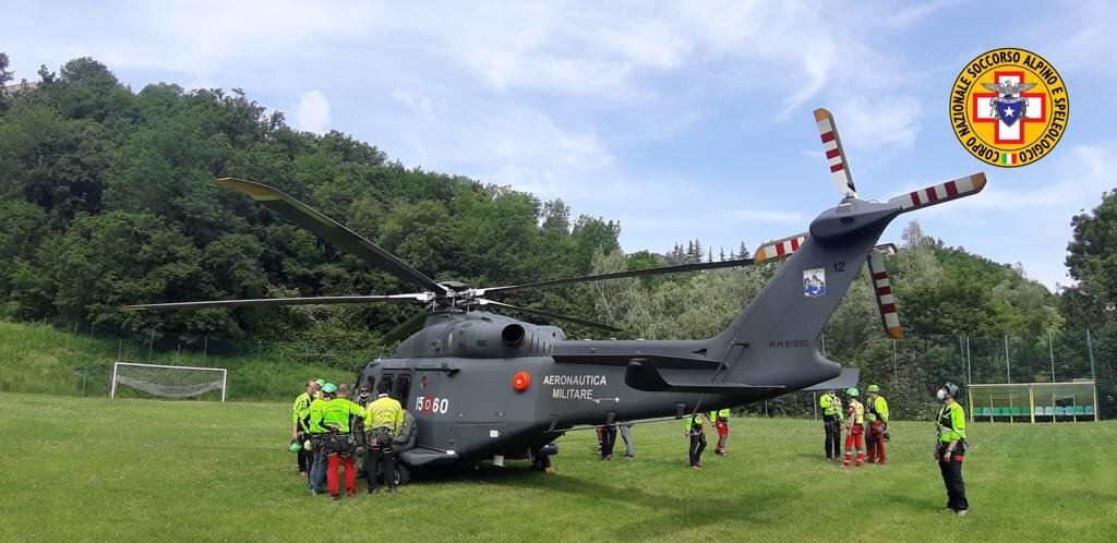 24 maggio 2022. Appennino Bolognese. Addestramento congiunto SAR Aeronautica militare e Soccorso Alpino