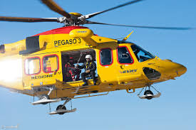 21 novembre 2017 - Monte Bragalata (PR-MS). Escursionisti in difficolt&agrave; a causa del ghiaccio; recuperati dall&rsquo;elisoccorso toscano &ldquo;Pegaso 3&rdquo;, uno &egrave; infortunato alla caviglia.