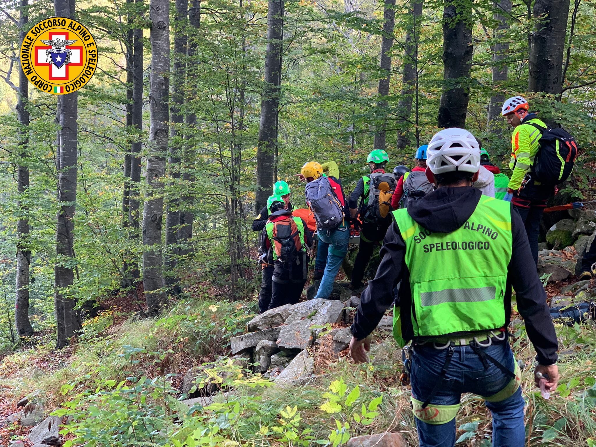 11 novembre 2023. Cascate di Sant'Anna Pelago (MO). Scivola in un burrone durante escursione.